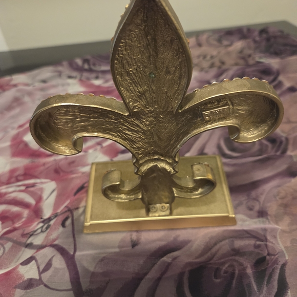 Elegant Gold Metal Fleur-de-Lis Holiday Decor